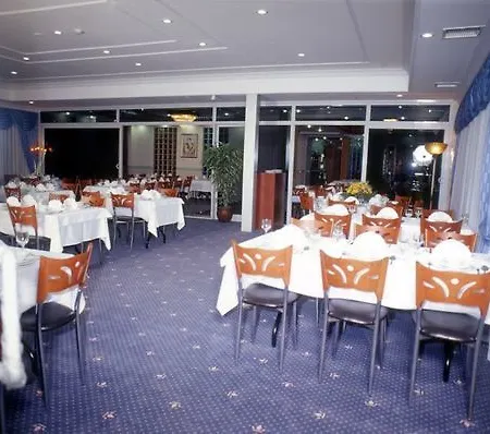Royal Hotel